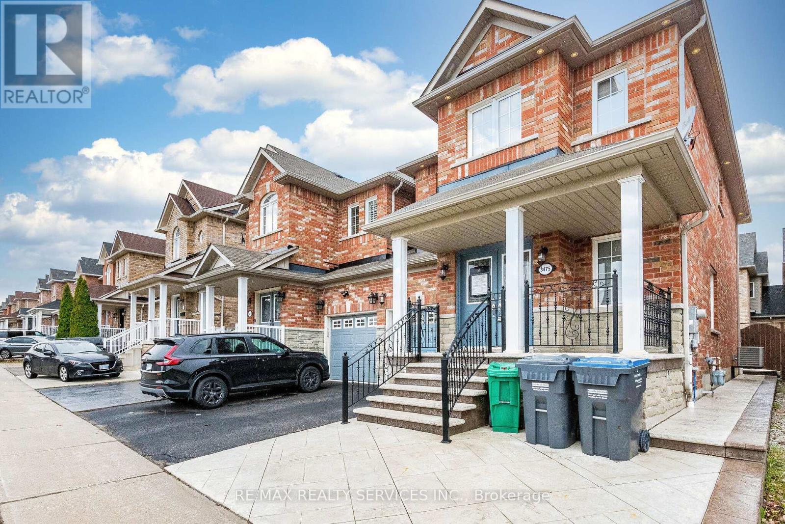 3475 Bala Drive, Mississauga, Ontario  L5M 0G6 - Photo 4 - W12986710
