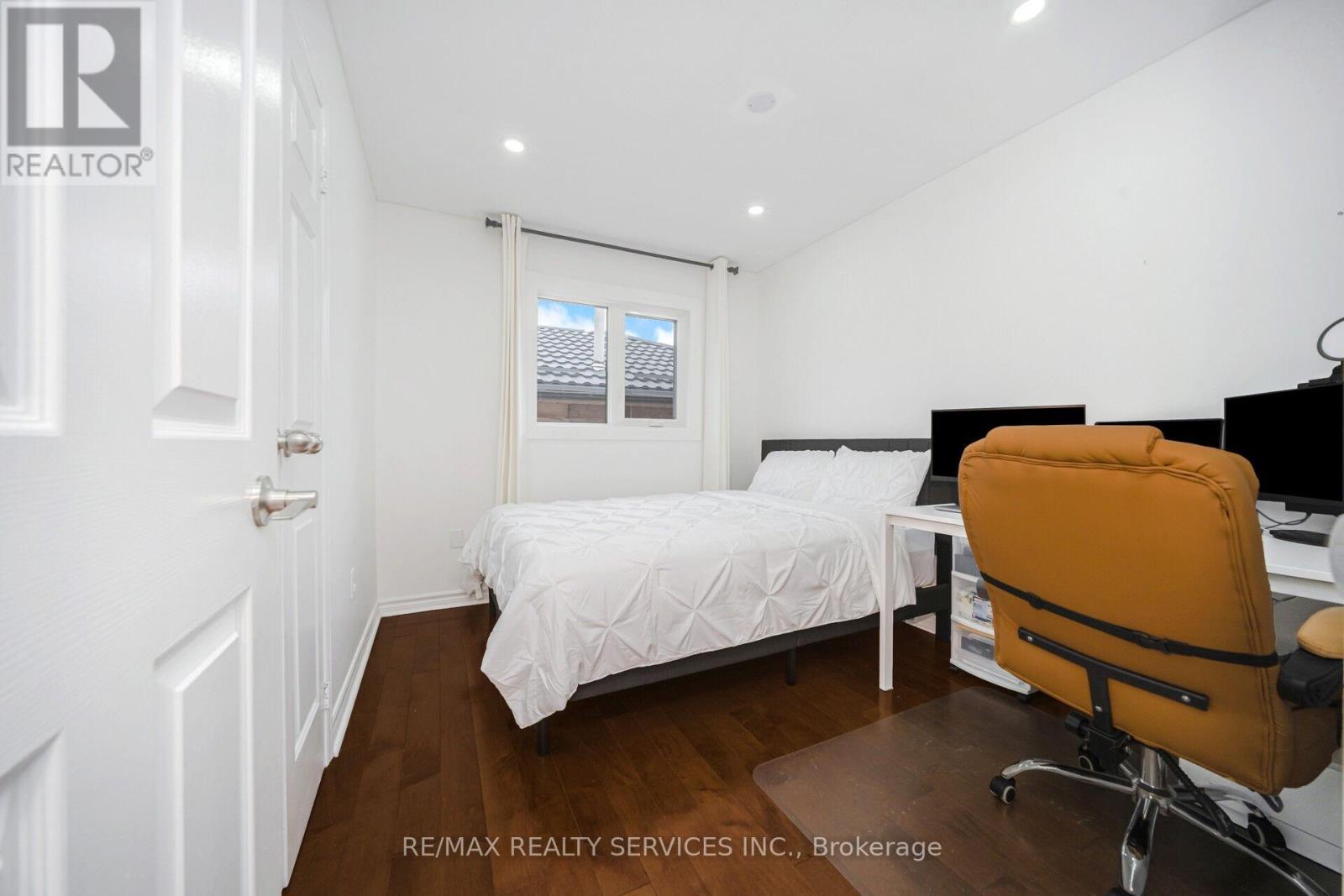 19 Wayne Nicol Drive, Brampton (Northwood Park), Ontario  L6X 3Z2 - Photo 26 - W12986714