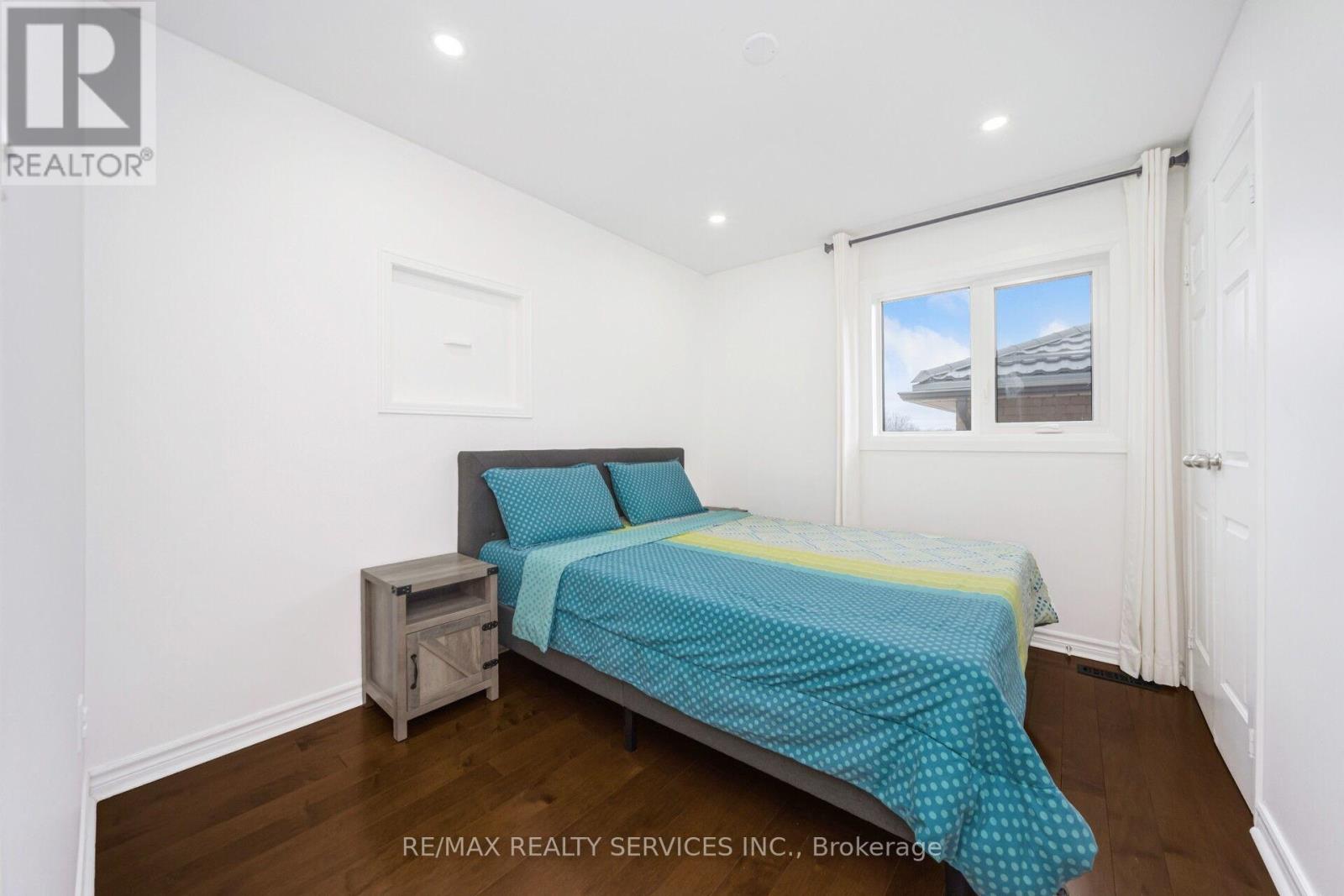 19 Wayne Nicol Drive, Brampton (Northwood Park), Ontario  L6X 3Z2 - Photo 28 - W12986714