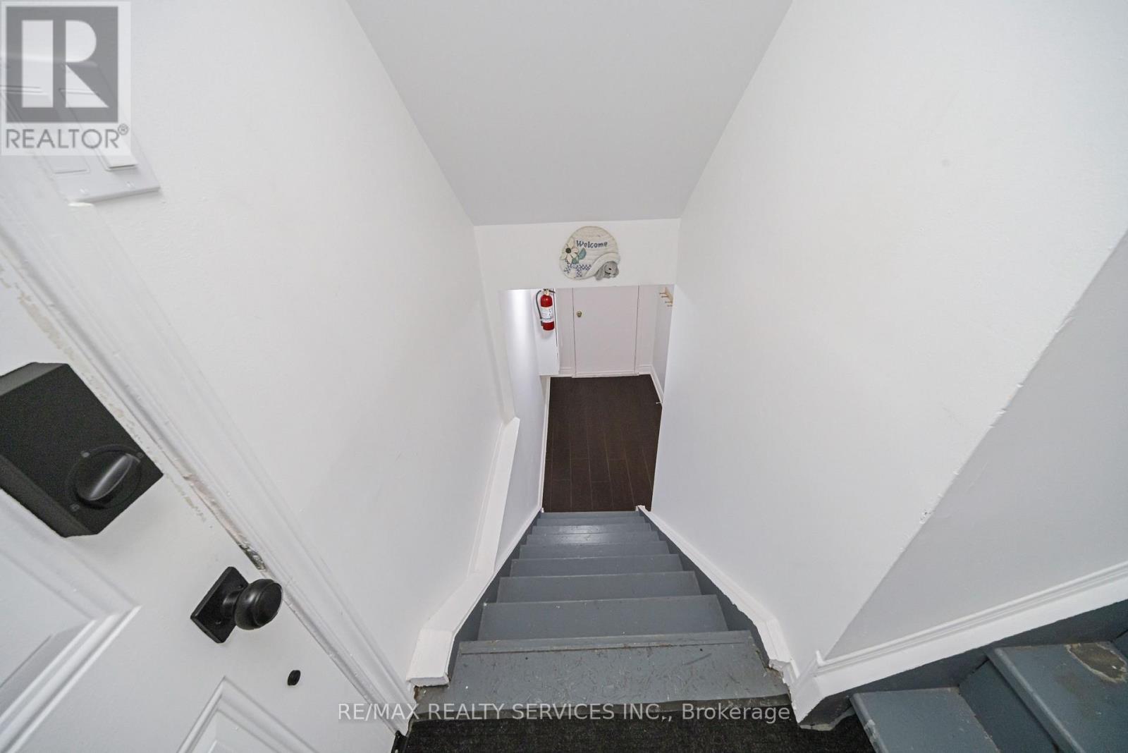 19 Wayne Nicol Drive, Brampton (Northwood Park), Ontario  L6X 3Z2 - Photo 36 - W12986714