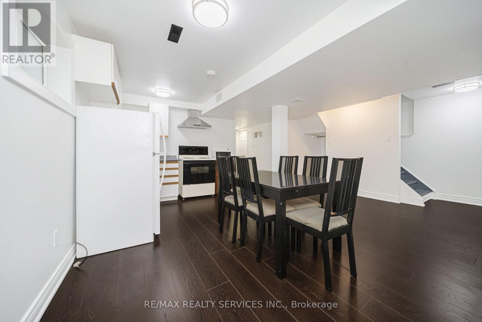 19 Wayne Nicol Drive, Brampton (Northwood Park), Ontario  L6X 3Z2 - Photo 40 - W12986714