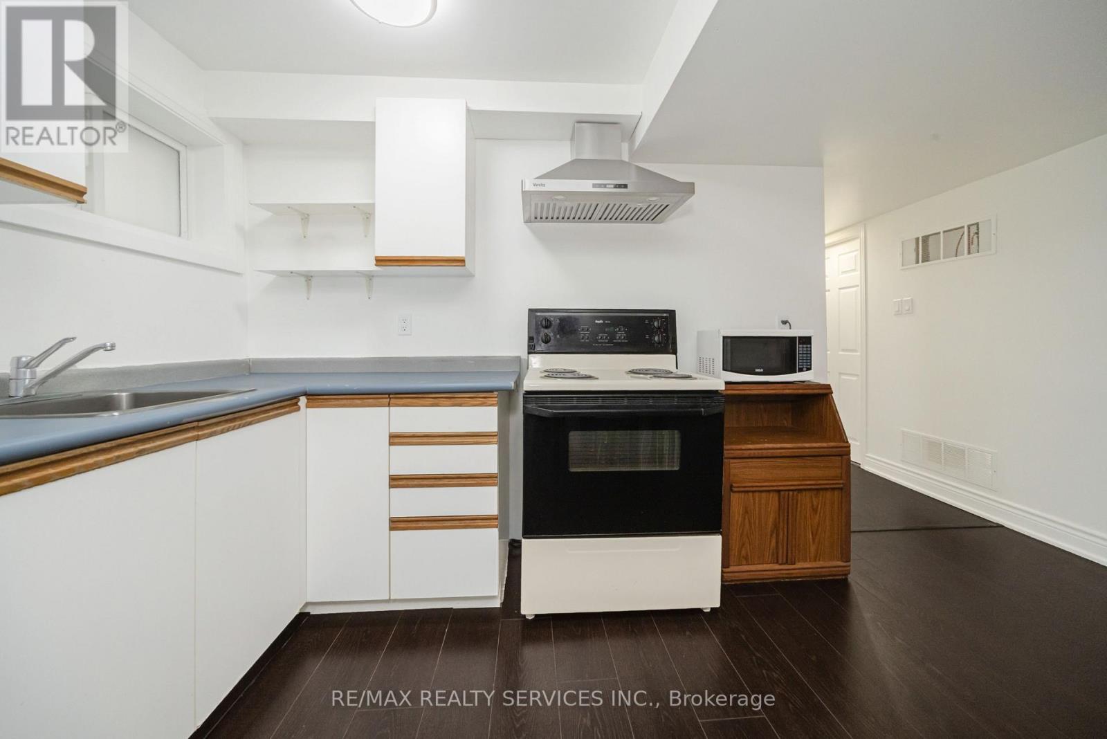 19 Wayne Nicol Drive, Brampton (Northwood Park), Ontario  L6X 3Z2 - Photo 41 - W12986714