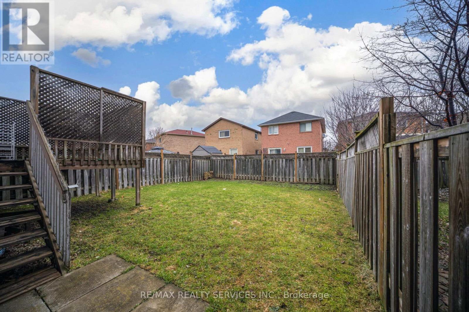 19 Wayne Nicol Drive, Brampton (Northwood Park), Ontario  L6X 3Z2 - Photo 48 - W12986714