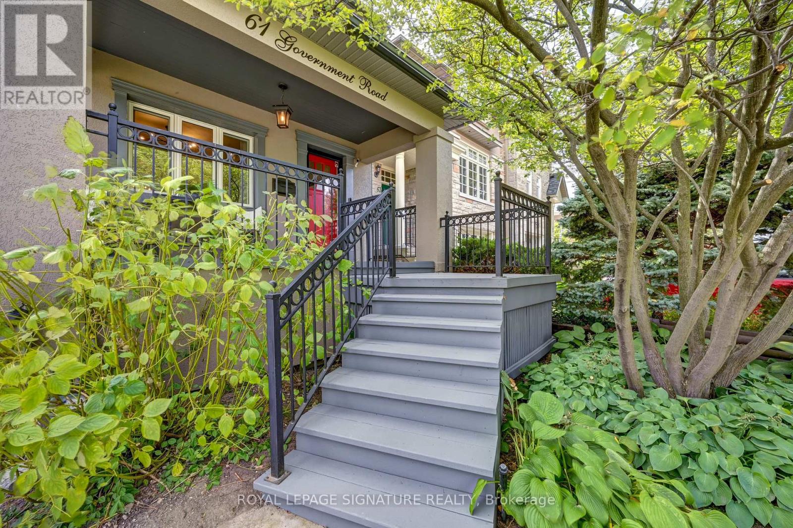 61 Government Road, Toronto (Kingsway South), Ontario  M8X 1W3 - Photo 2 - W12986716