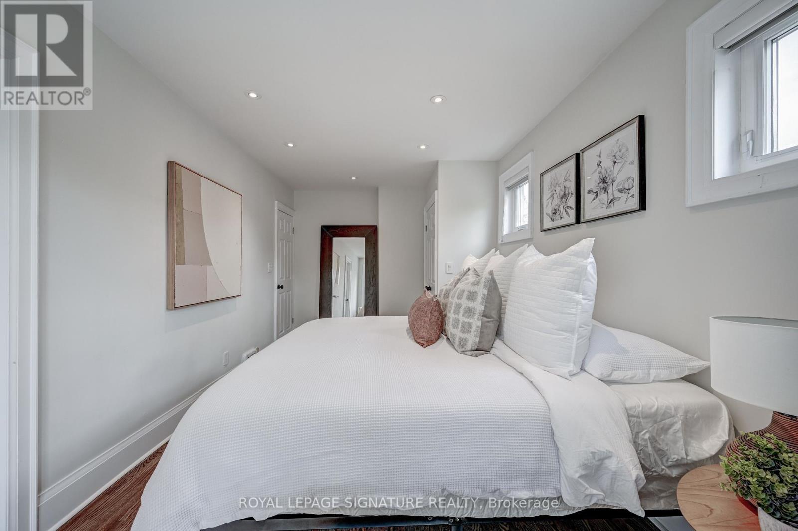 61 Government Road, Toronto (Kingsway South), Ontario  M8X 1W3 - Photo 32 - W12986716