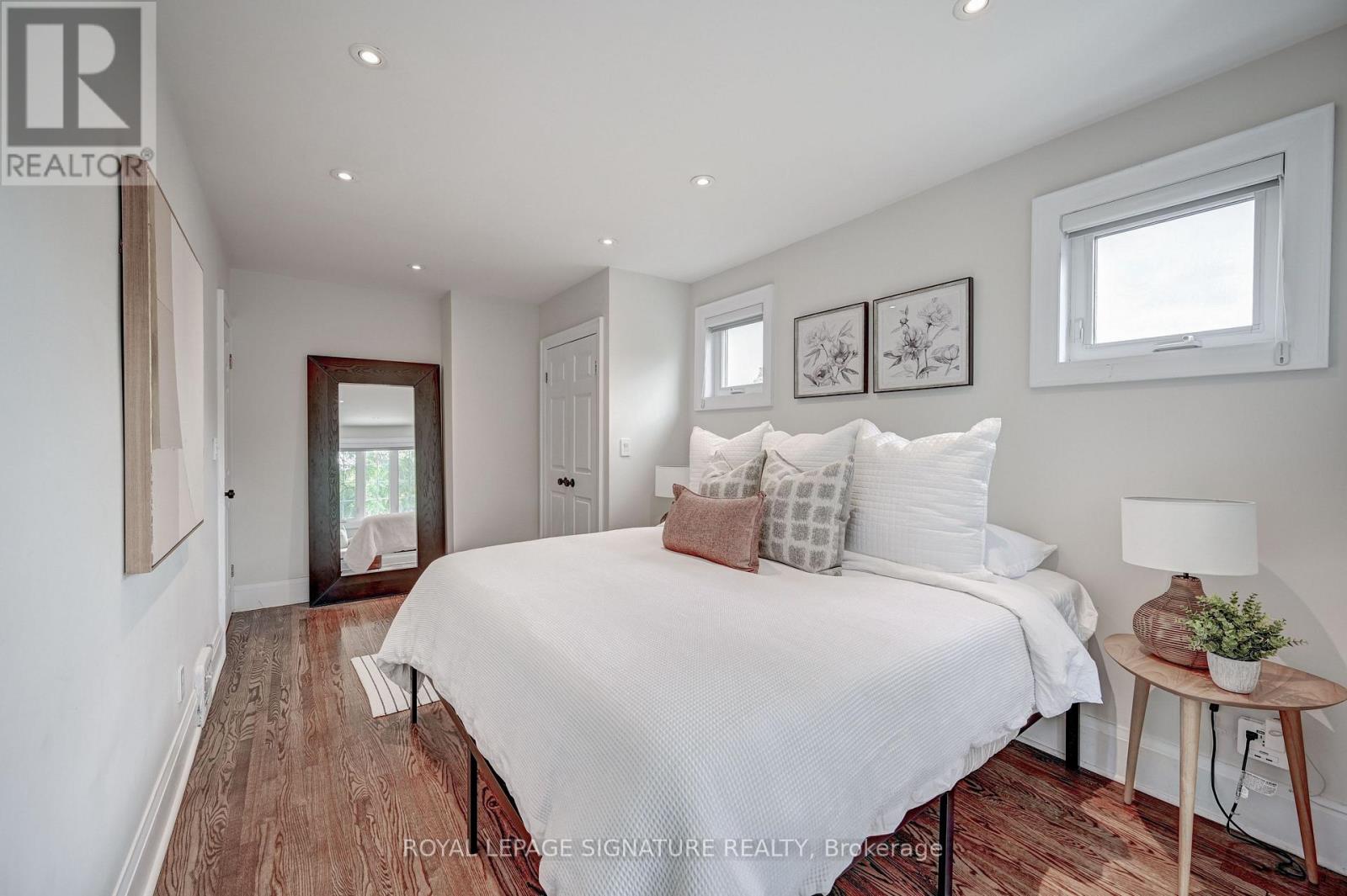 61 Government Road, Toronto (Kingsway South), Ontario  M8X 1W3 - Photo 33 - W12986716