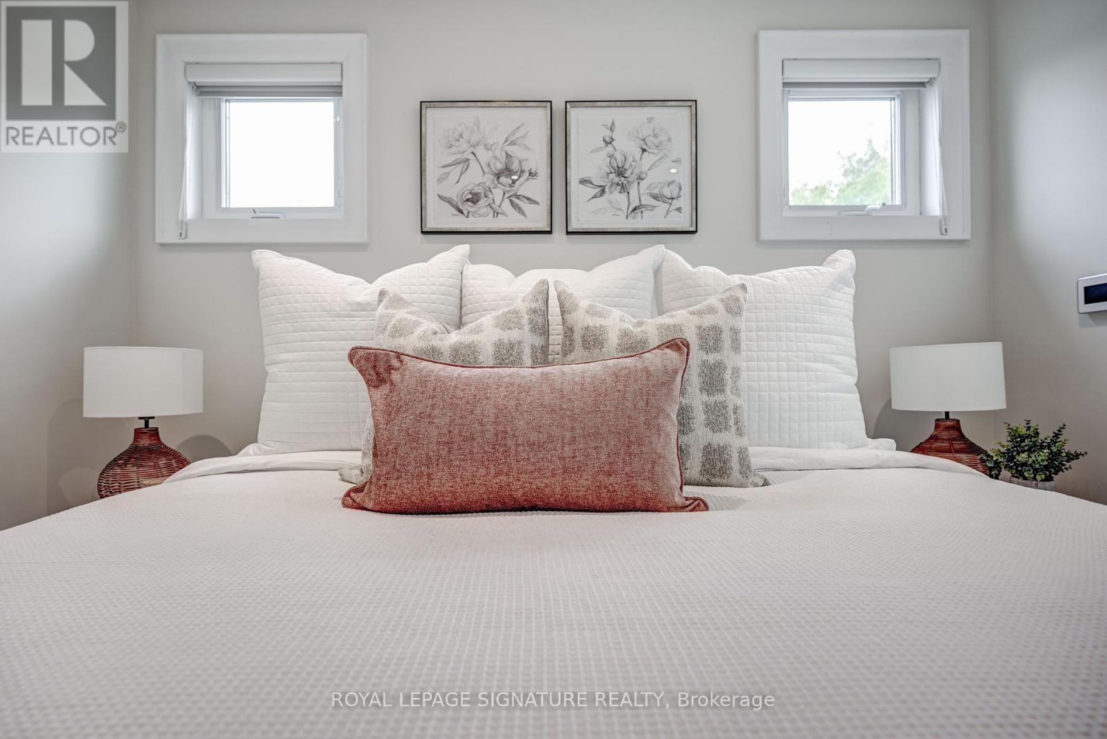 61 Government Road, Toronto (Kingsway South), Ontario  M8X 1W3 - Photo 34 - W12986716