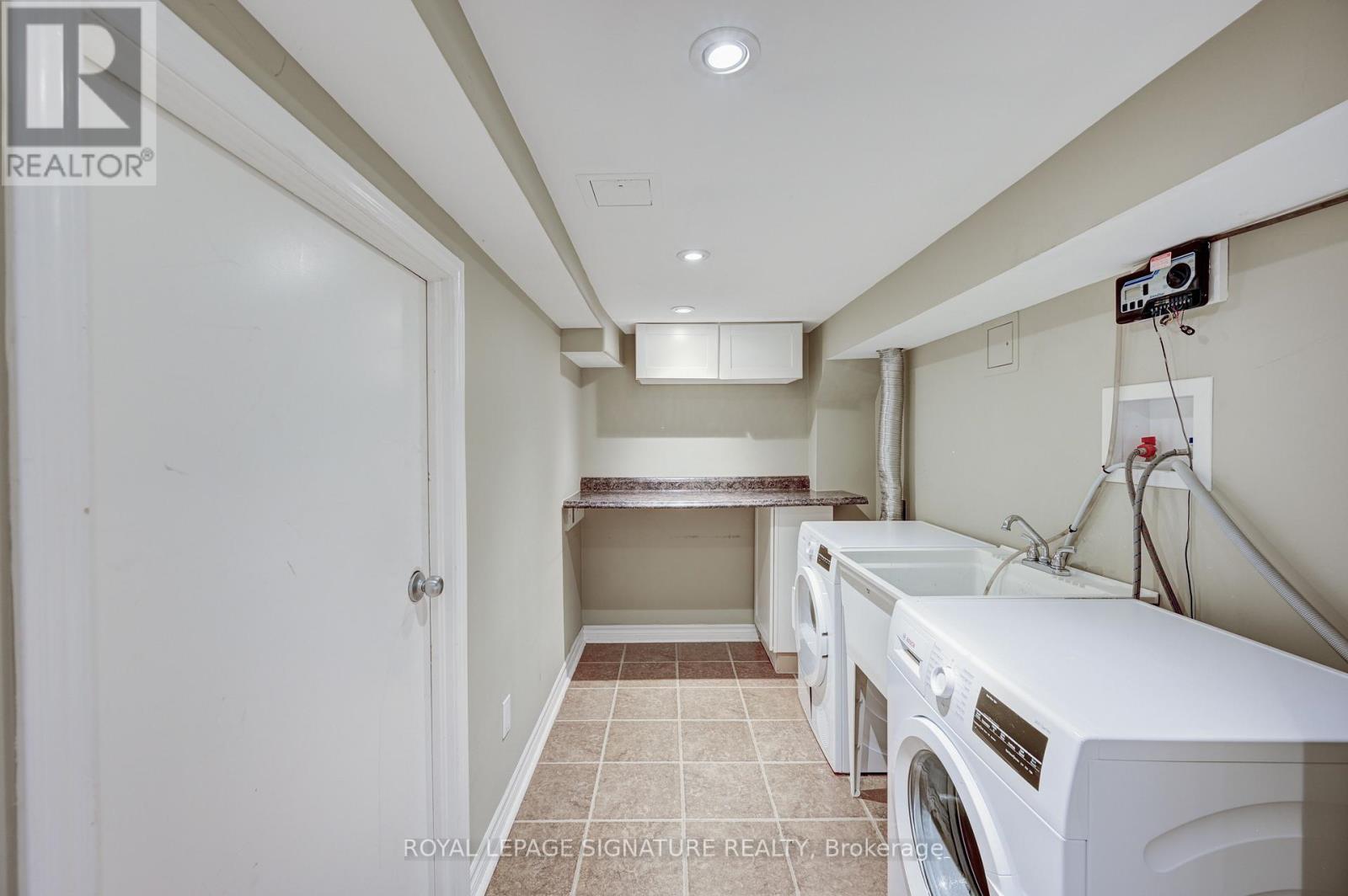 61 Government Road, Toronto (Kingsway South), Ontario  M8X 1W3 - Photo 44 - W12986716