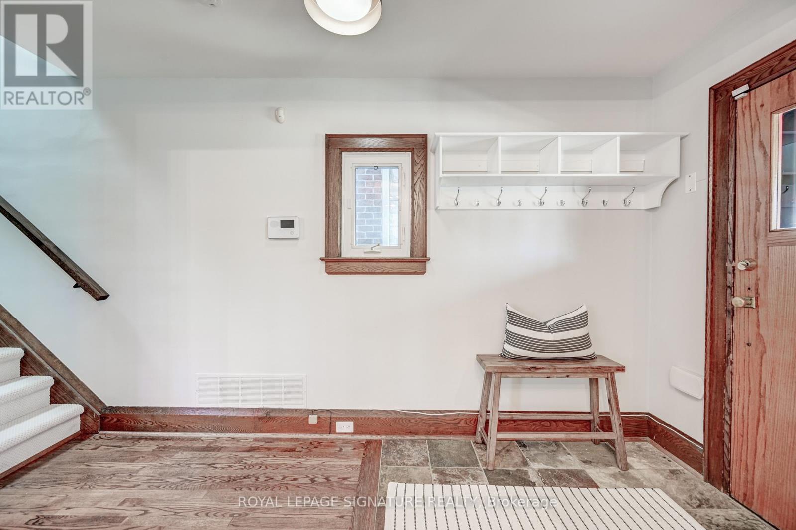 61 Government Road, Toronto (Kingsway South), Ontario  M8X 1W3 - Photo 5 - W12986716