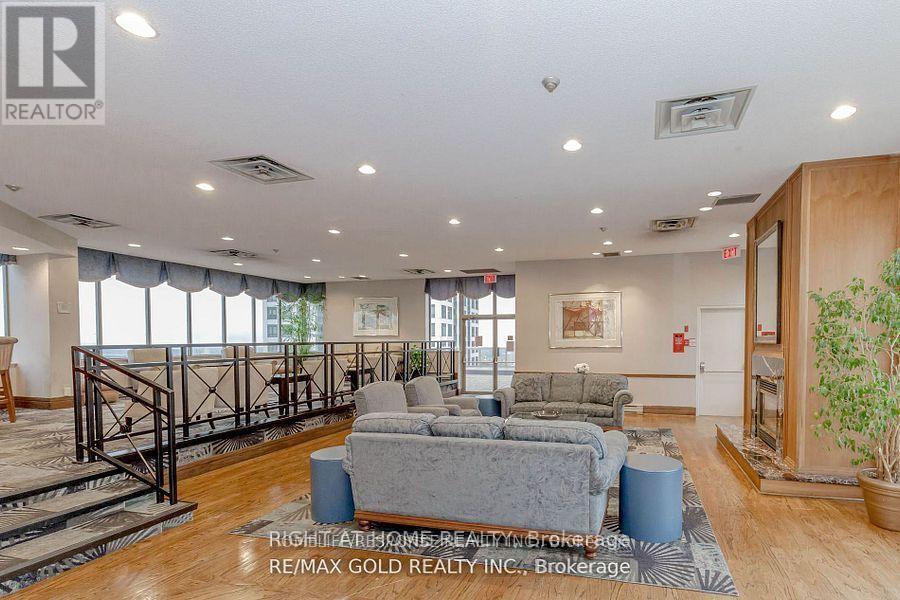 1810 - 55 Elm Drive W, Mississauga (City Centre), Ontario  L5B 3Z3 - Photo 16 - W12986736