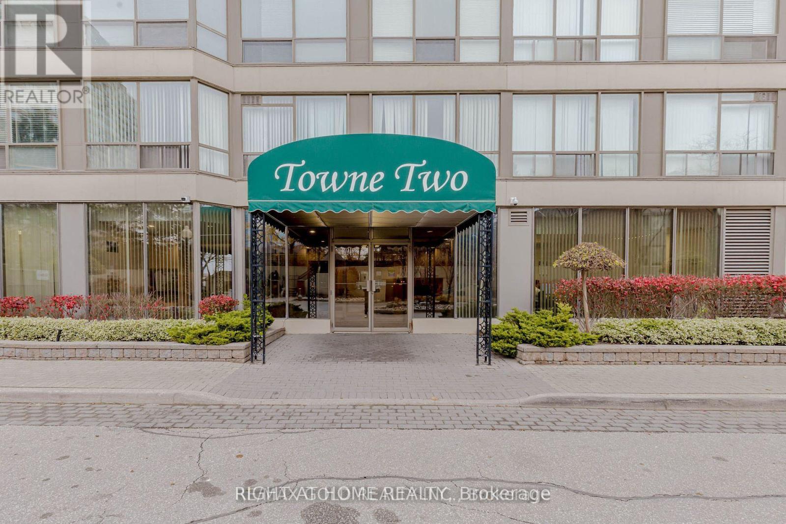 1810 - 55 Elm Drive W, Mississauga (City Centre), Ontario  L5B 3Z3 - Photo 2 - W12986736