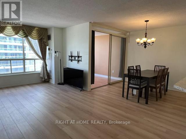1810 - 55 Elm Drive W, Mississauga (City Centre), Ontario  L5B 3Z3 - Photo 3 - W12986736