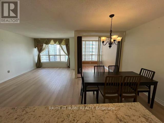 1810 - 55 Elm Drive W, Mississauga (City Centre), Ontario  L5B 3Z3 - Photo 5 - W12986736