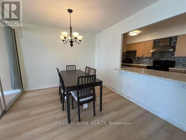 1810 - 55 Elm Drive W, Mississauga (City Centre), Ontario  L5B 3Z3 - Photo 6 - W12986736