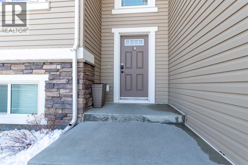 3, 213 Lettice Perry Road N, Lethbridge, Alberta  T1H 6Z3 - Photo 2 - A2299713