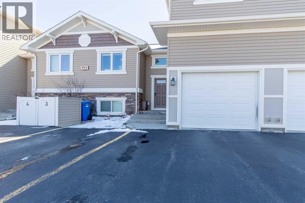 3, 213 Lettice Perry Road N, Lethbridge, Alberta  T1H 6Z3 - Photo 1 - A2299713