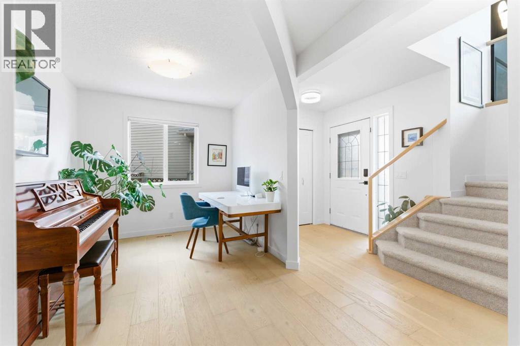 40 Tuscany Ridge Green NW, Calgary, Alberta  T3L 2J4 - Photo 3 - A2300533