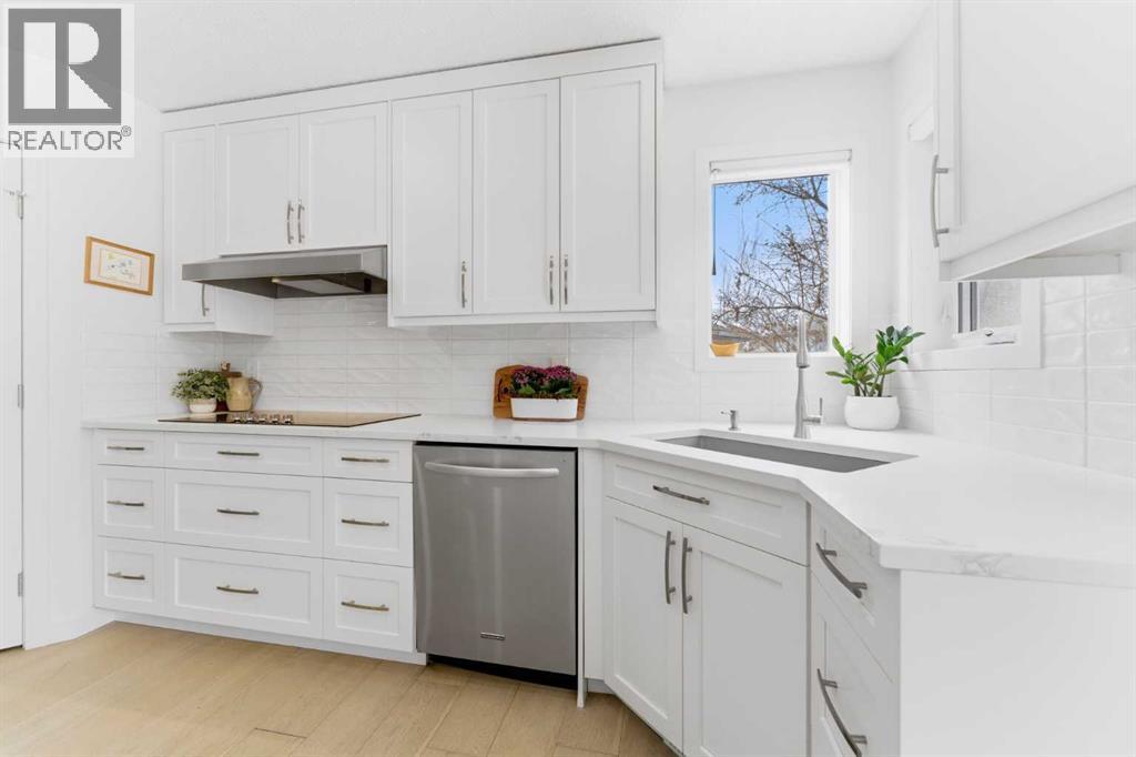 40 Tuscany Ridge Green NW, Calgary, Alberta  T3L 2J4 - Photo 8 - A2300533