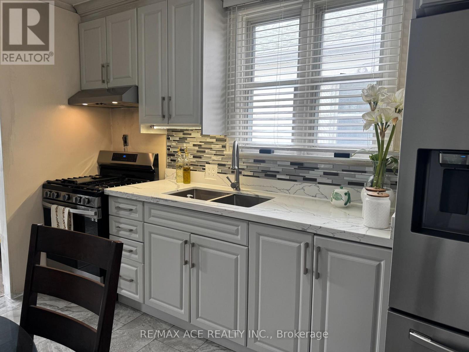 92 Ware Street, Peterborough, Ontario  K9J 2B7 - Photo 8 - X12986726