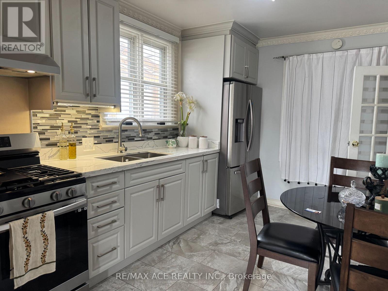 92 Ware Street, Peterborough, Ontario  K9J 2B7 - Photo 9 - X12986726