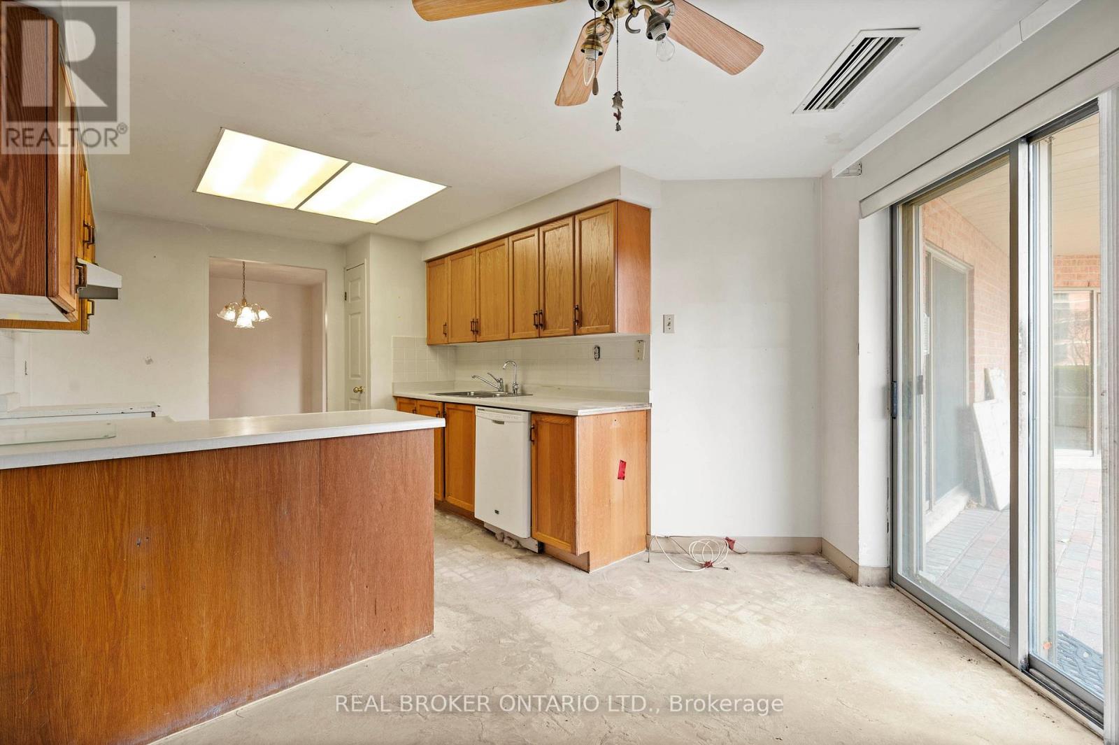 101 - 265 Westcourt Place, Waterloo, Ontario  N2L 6E4 - Photo 14 - X12986752