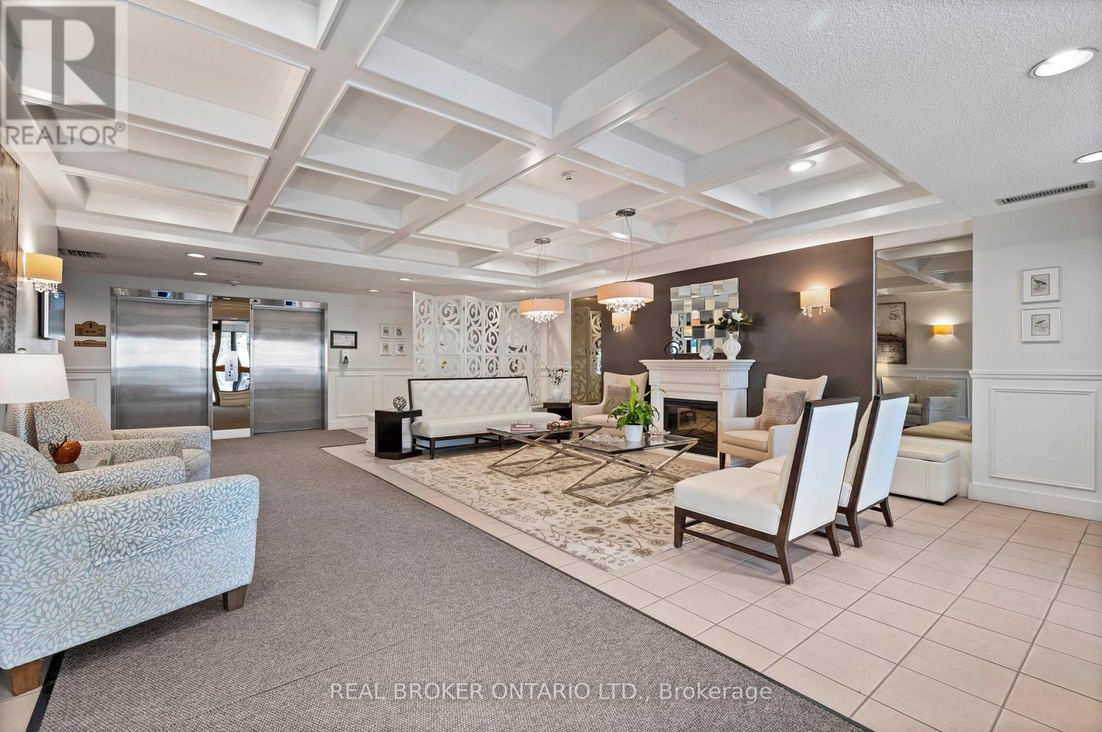 101 - 265 Westcourt Place, Waterloo, Ontario  N2L 6E4 - Photo 4 - X12986752