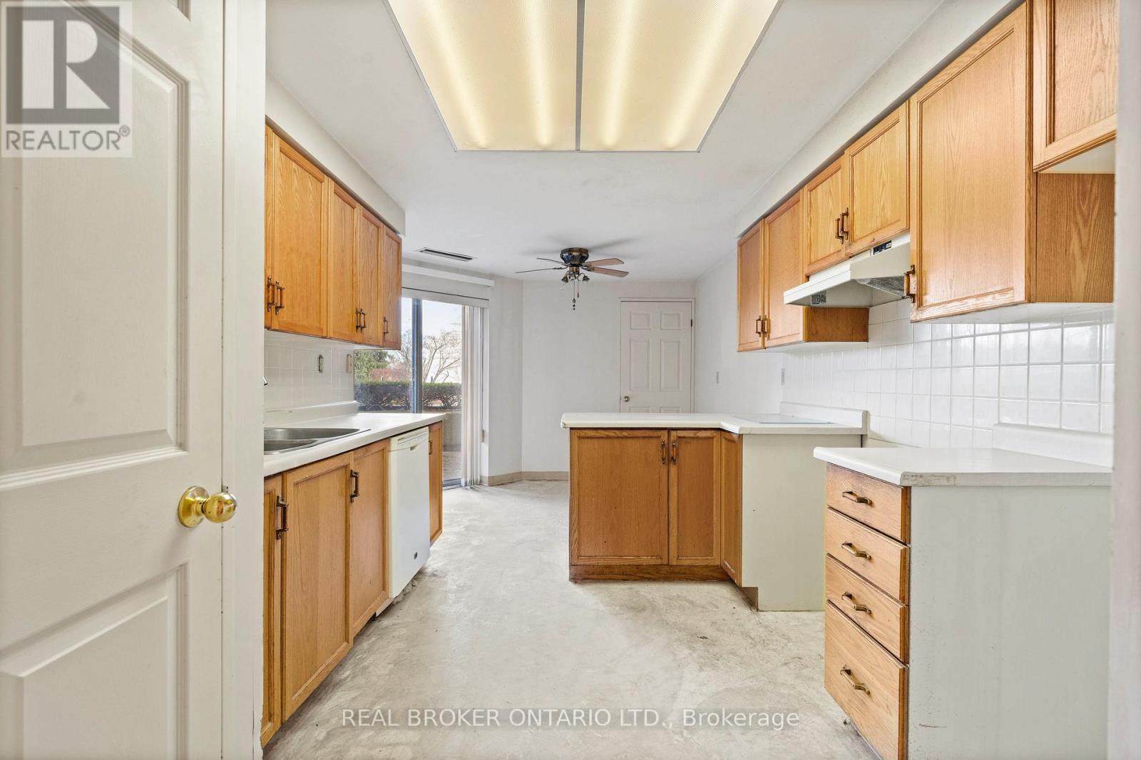 101 - 265 Westcourt Place, Waterloo, Ontario  N2L 6E4 - Photo 8 - X12986752