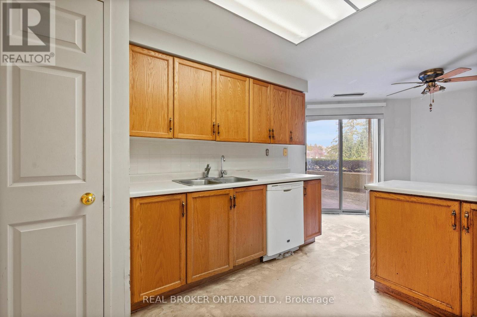 101 - 265 Westcourt Place, Waterloo, Ontario  N2L 6E4 - Photo 9 - X12986752