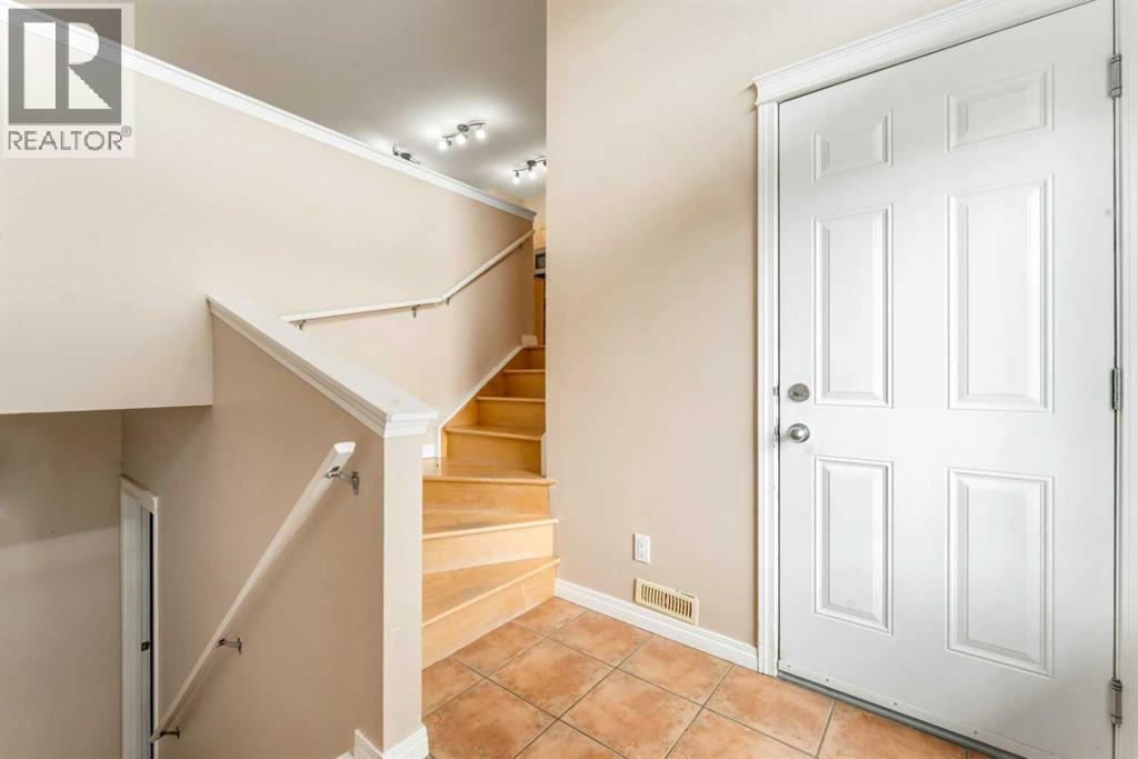 748 Carriage Lane Drive, Carstairs, Alberta  T0M 0N0 - Photo 5 - A2300925