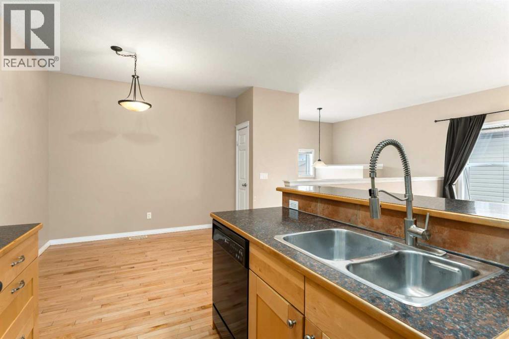 748 Carriage Lane Drive, Carstairs, Alberta  T0M 0N0 - Photo 10 - A2300925