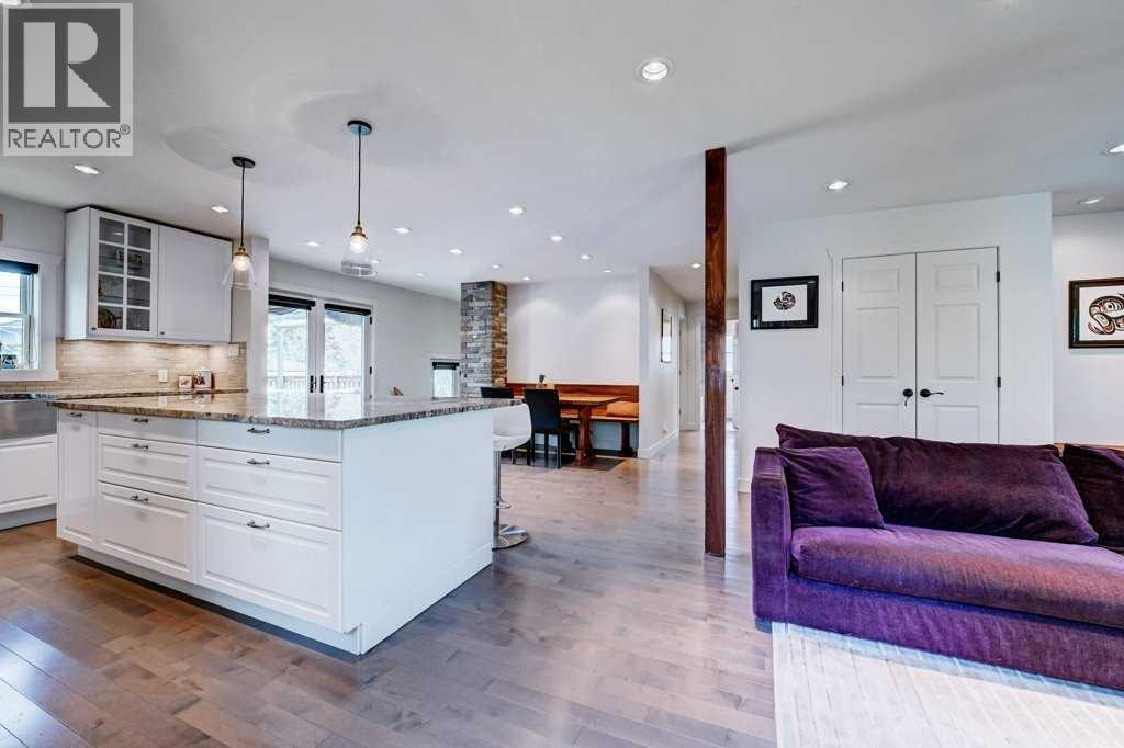 3040 26 Street SW, Calgary, Alberta  T3E 2B5 - Photo 2 - A2283067