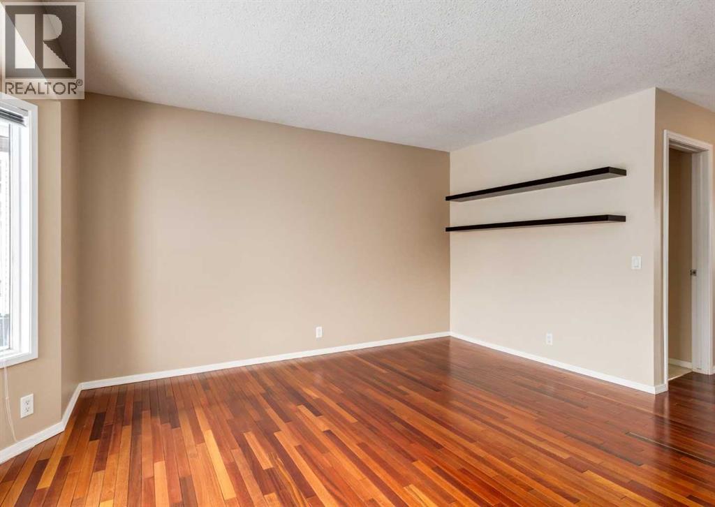 8 Castlepark Way Ne, Calgary, Alberta  T3J 1R8 - Photo 3 - A2298883