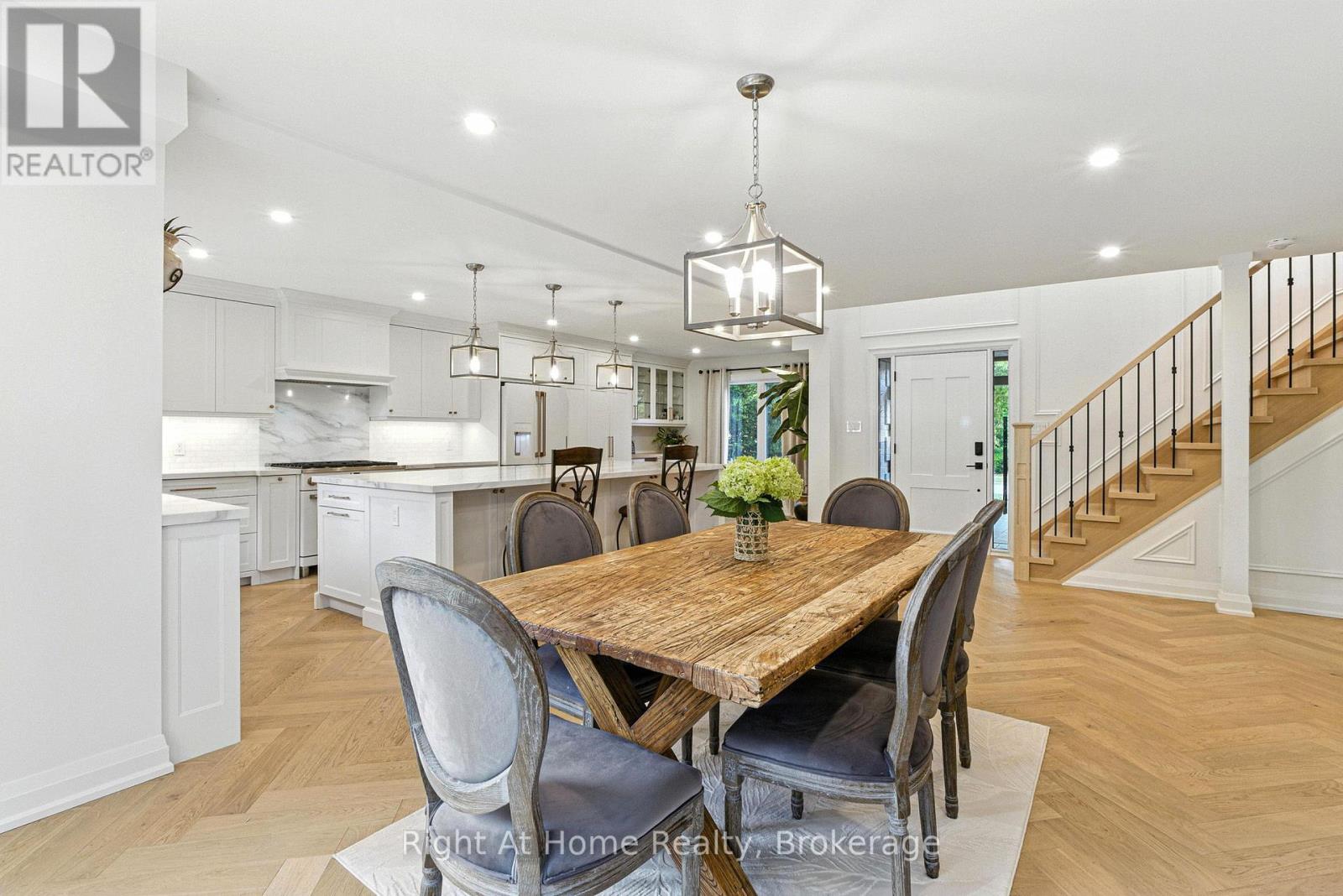 230 Poole Drive, Oakville, Ontario  L6H 3W4 - Photo 12 - W12986790