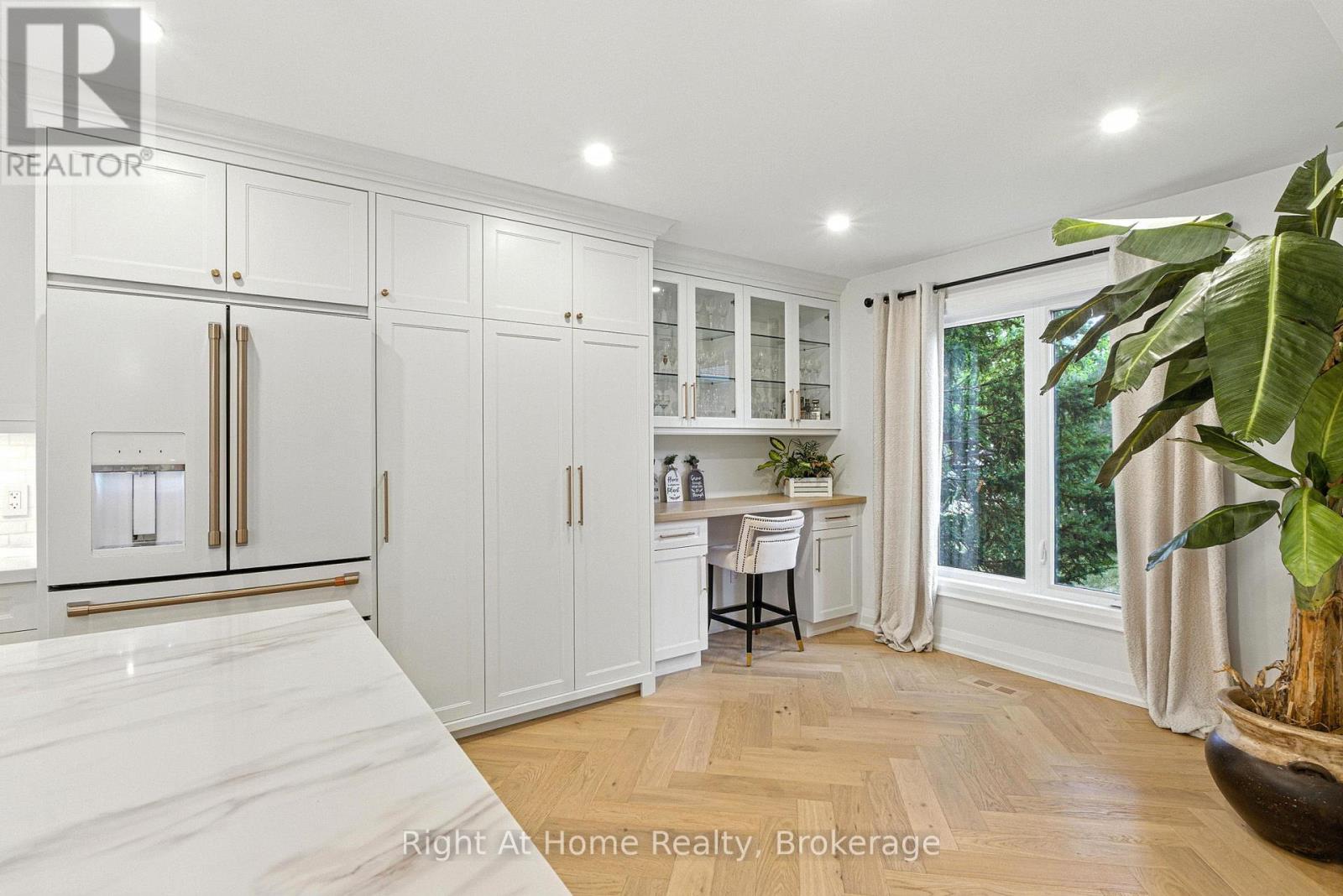 230 Poole Drive, Oakville, Ontario  L6H 3W4 - Photo 15 - W12986790