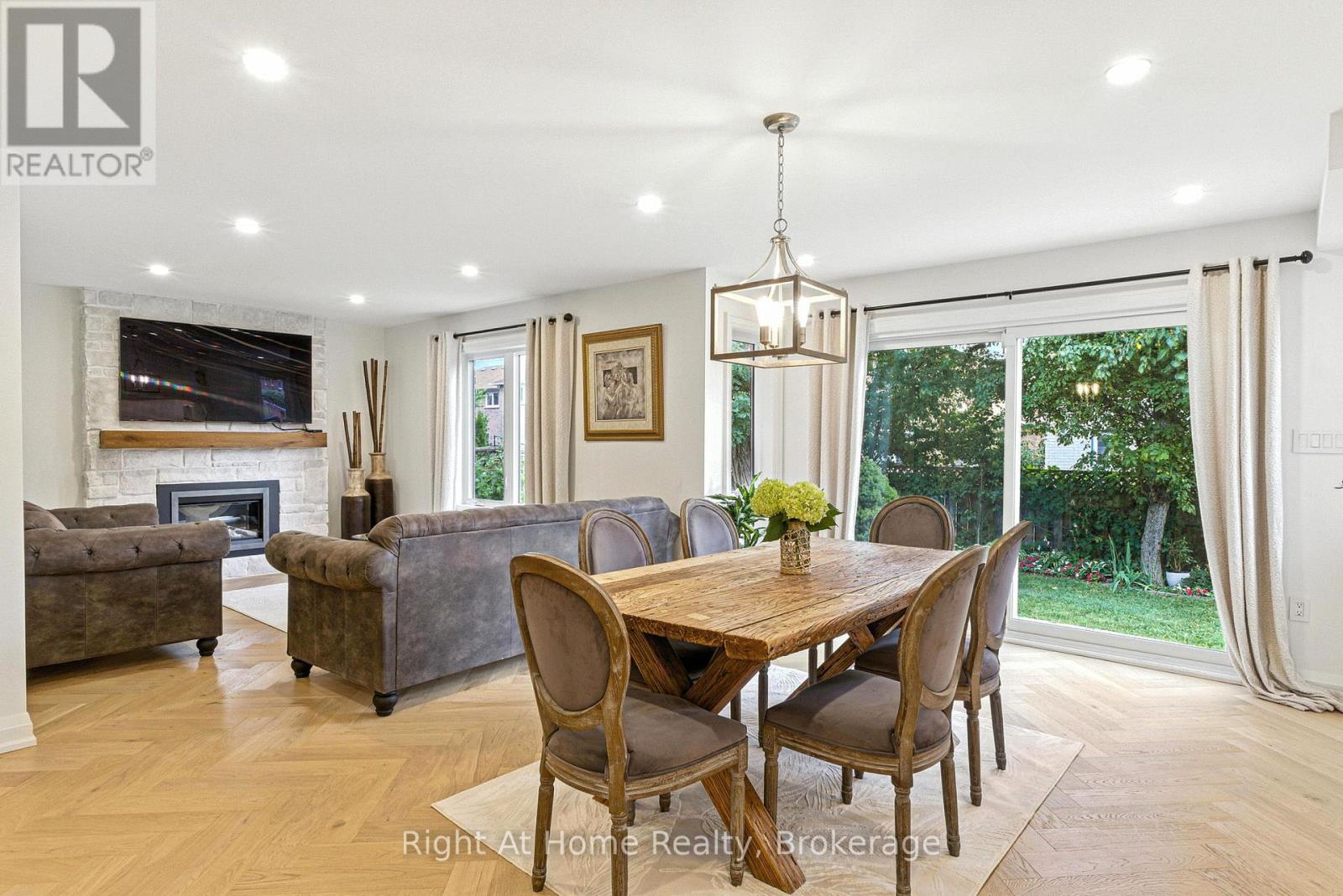 230 Poole Drive, Oakville, Ontario  L6H 3W4 - Photo 17 - W12986790