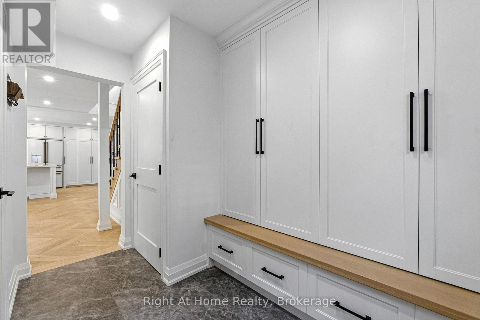 230 Poole Drive, Oakville, Ontario  L6H 3W4 - Photo 22 - W12986790