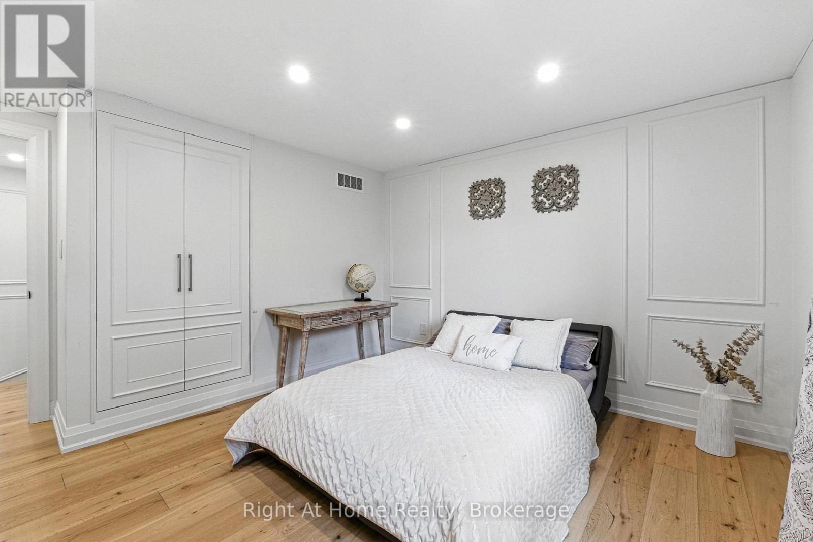 230 Poole Drive, Oakville, Ontario  L6H 3W4 - Photo 28 - W12986790