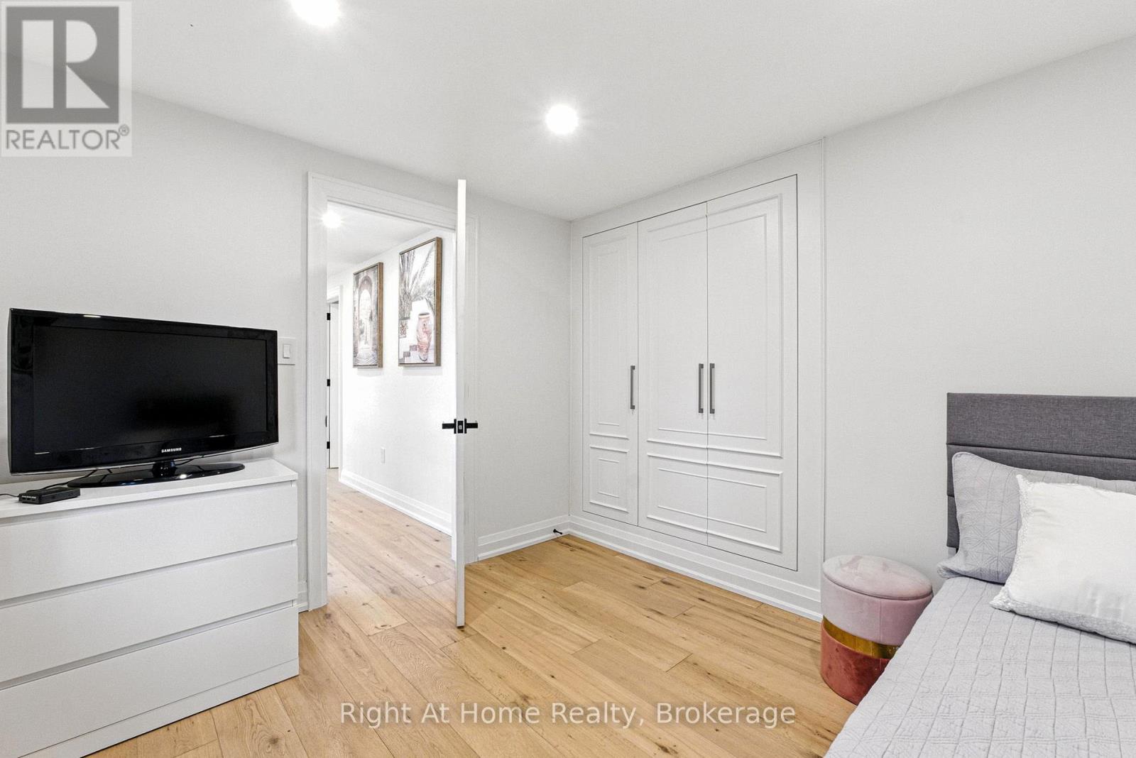 230 Poole Drive, Oakville, Ontario  L6H 3W4 - Photo 37 - W12986790