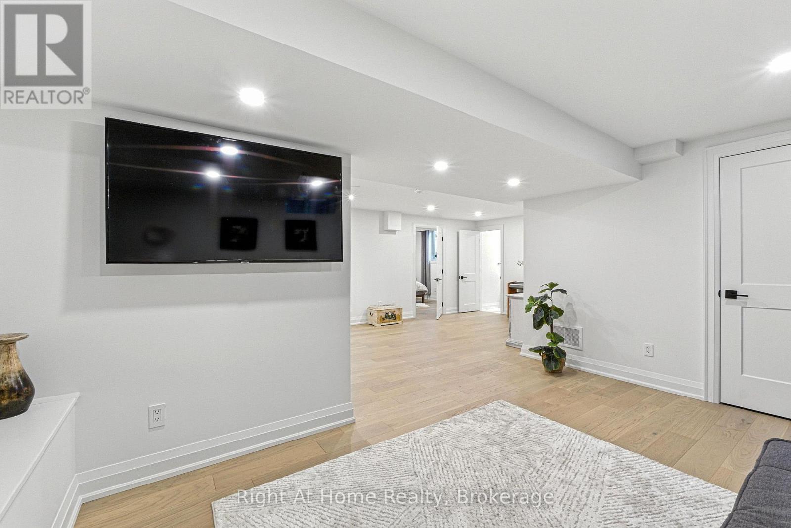 230 Poole Drive, Oakville, Ontario  L6H 3W4 - Photo 41 - W12986790