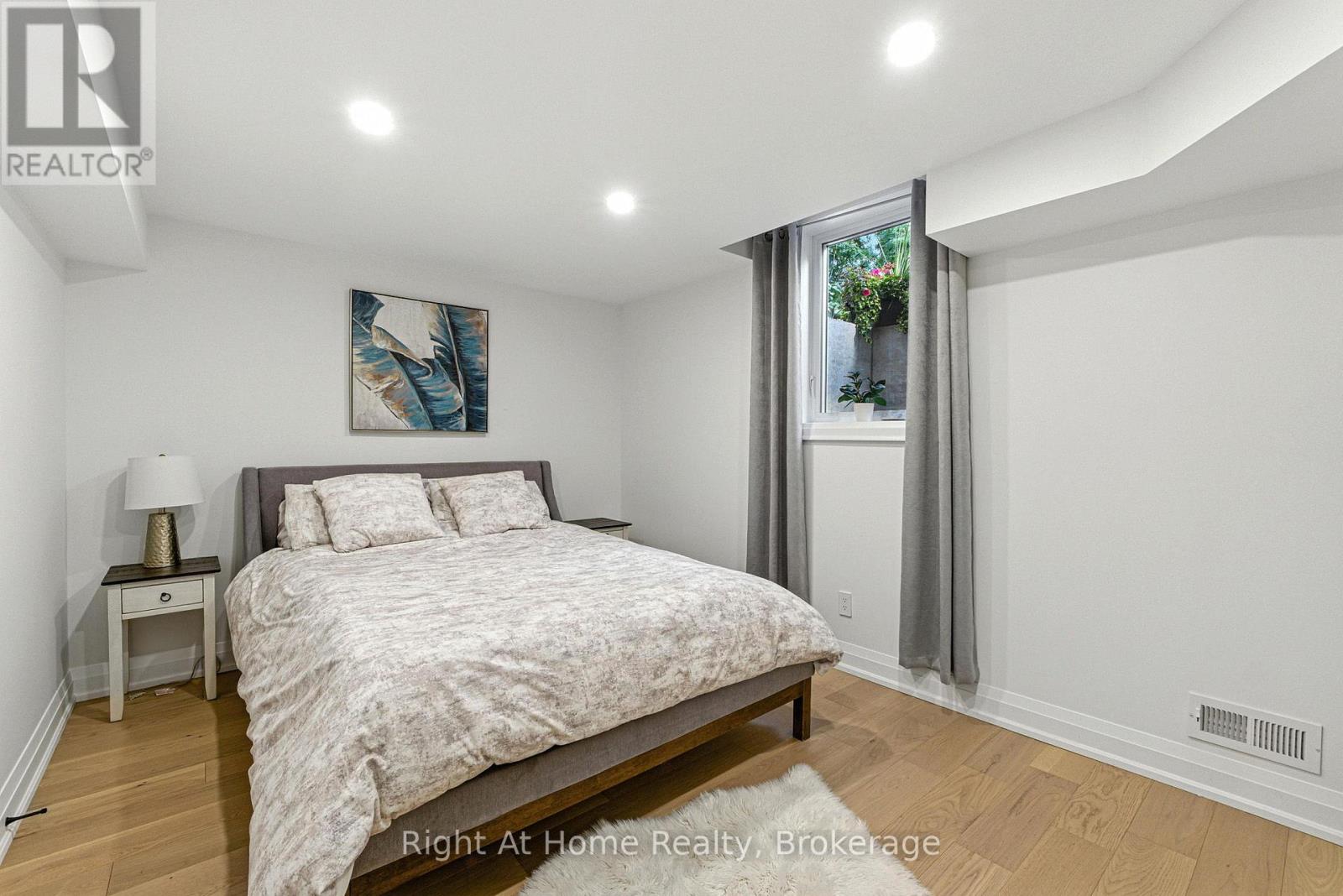 230 Poole Drive, Oakville, Ontario  L6H 3W4 - Photo 42 - W12986790