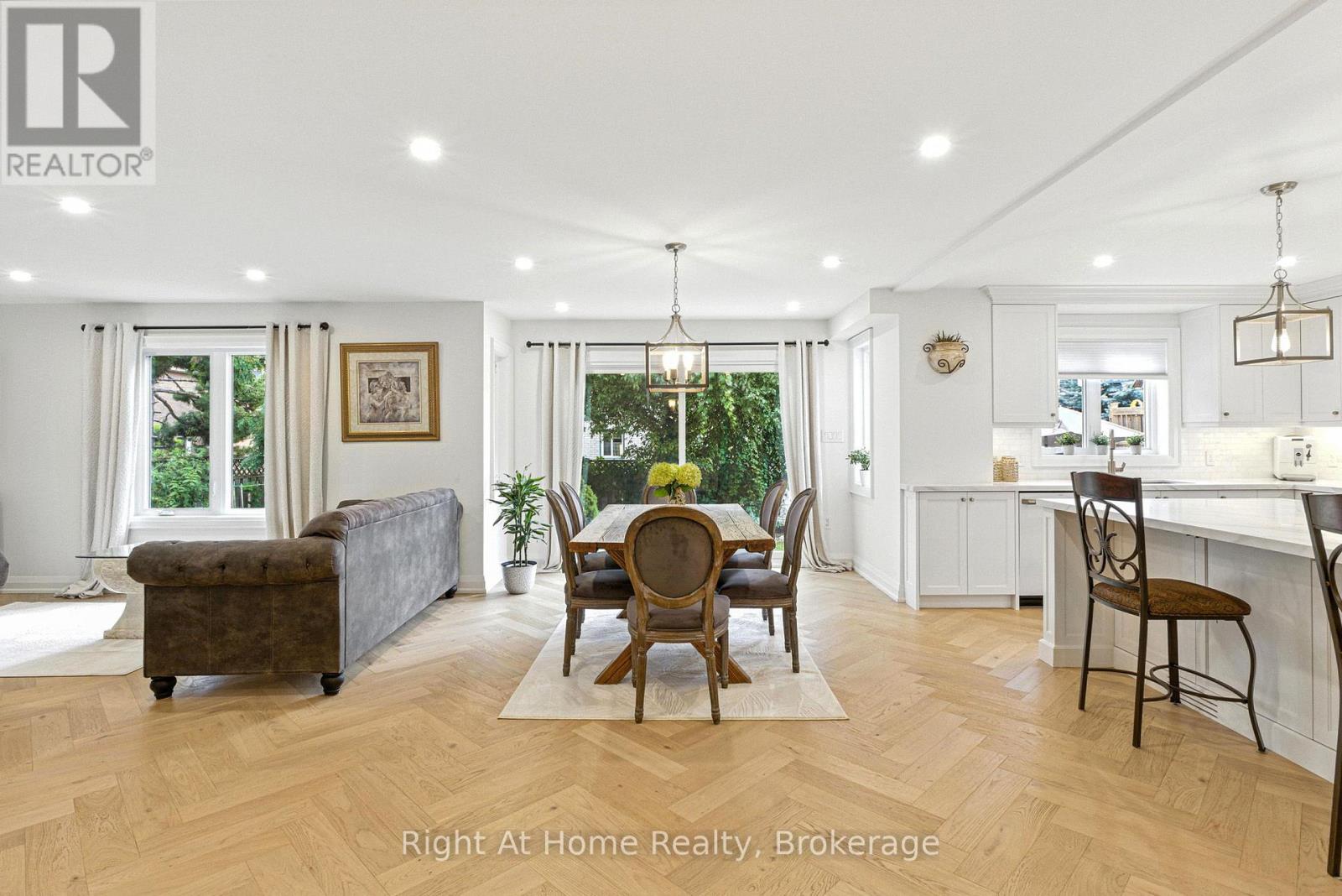 230 Poole Drive, Oakville, Ontario  L6H 3W4 - Photo 7 - W12986790