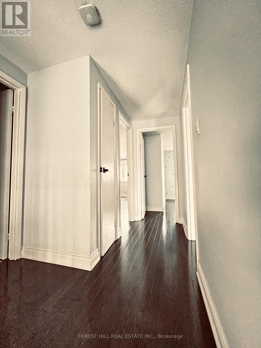 812 Sweetwater Crescent, Mississauga (Lorne Park), Ontario  L5H 4A4 - Photo 15 - W12981710