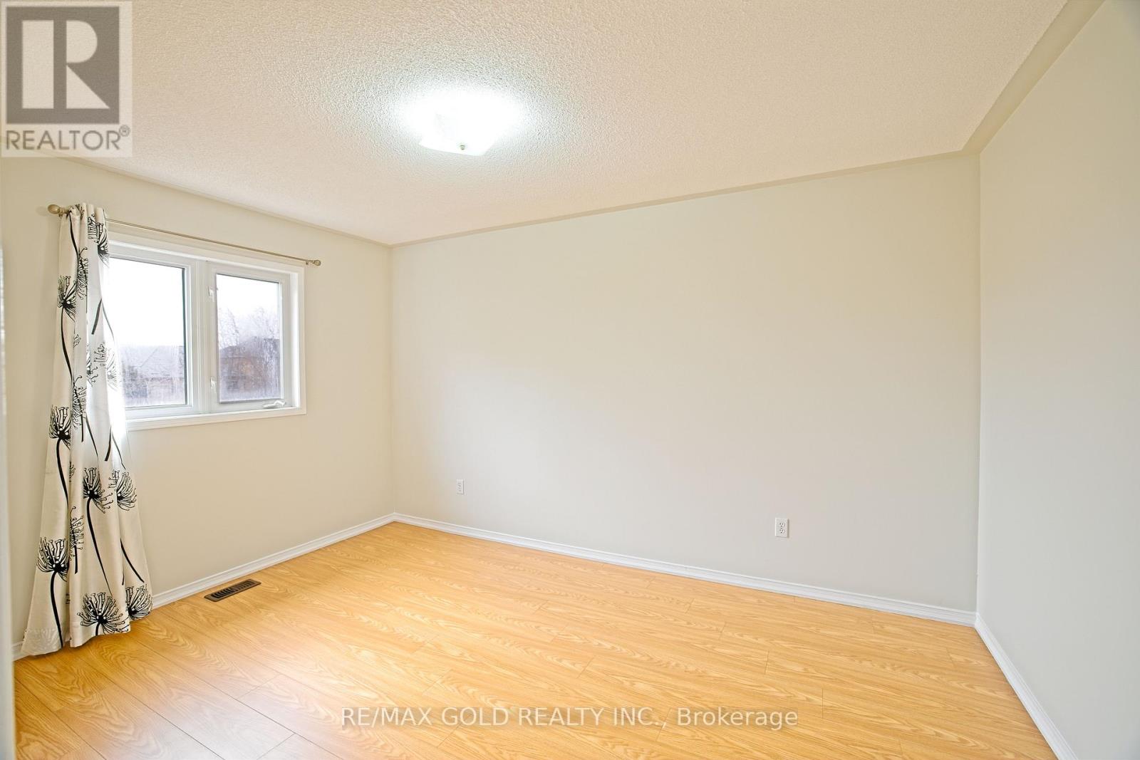 16 Cottontail Road, Brampton (Fletcher's Meadow), Ontario  L7A 3R3 - Photo 30 - W12982380