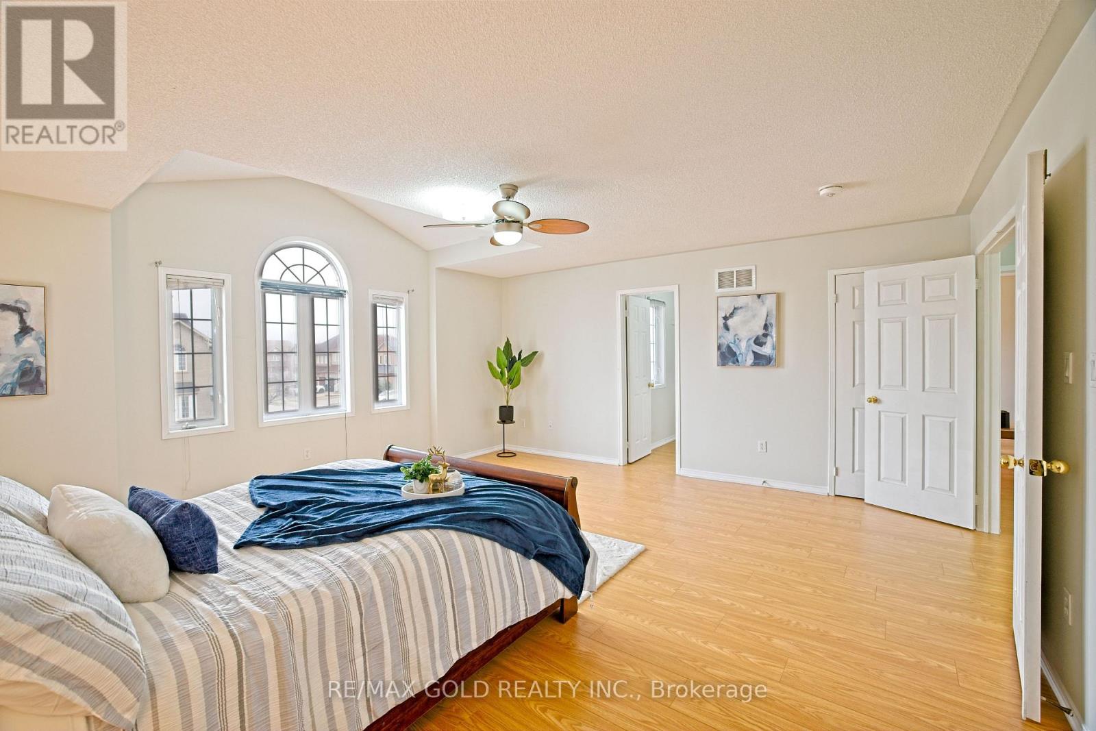 16 Cottontail Road, Brampton (Fletcher's Meadow), Ontario  L7A 3R3 - Photo 23 - W12982380