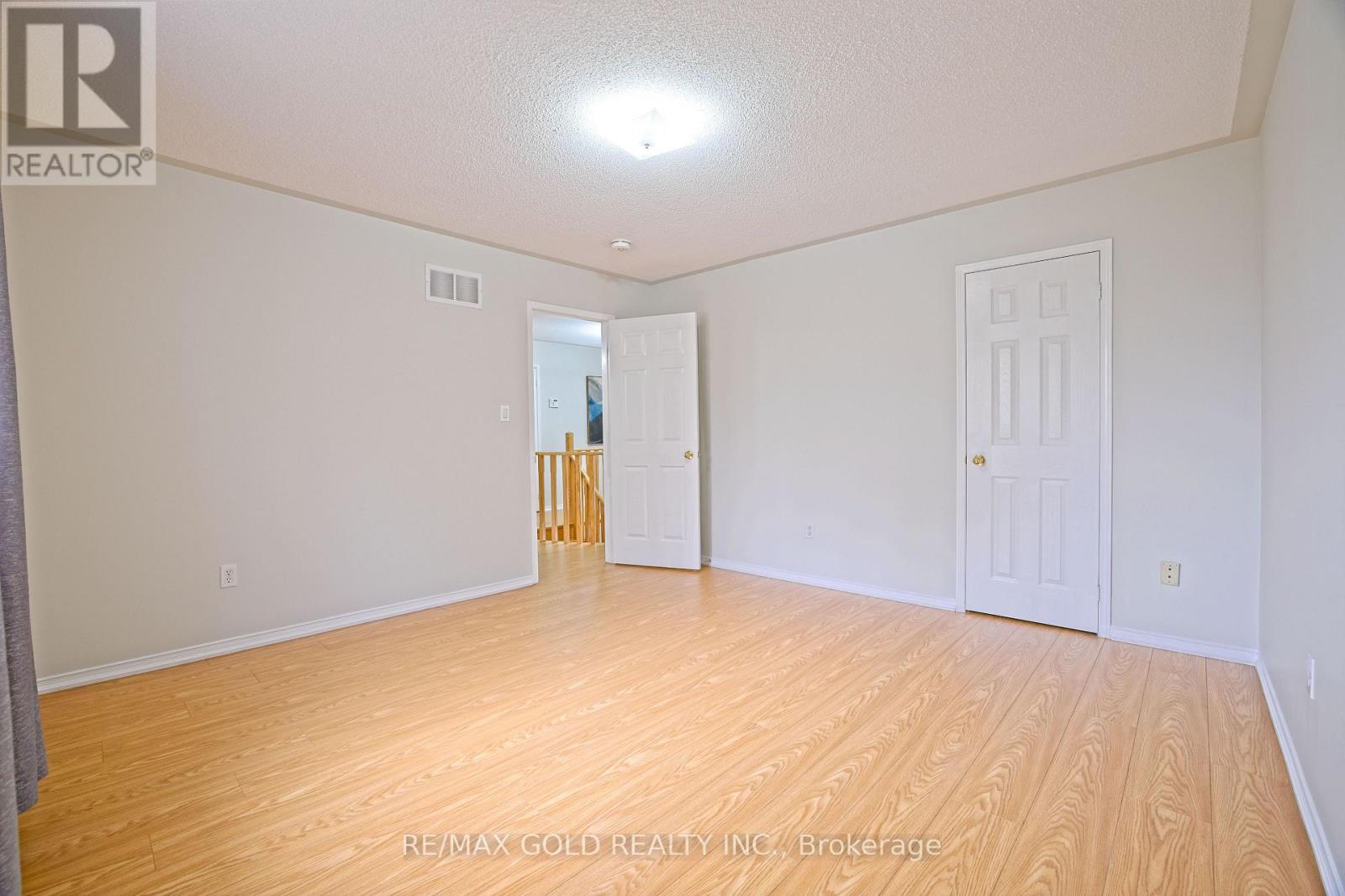 16 Cottontail Road, Brampton (Fletcher's Meadow), Ontario  L7A 3R3 - Photo 27 - W12982380