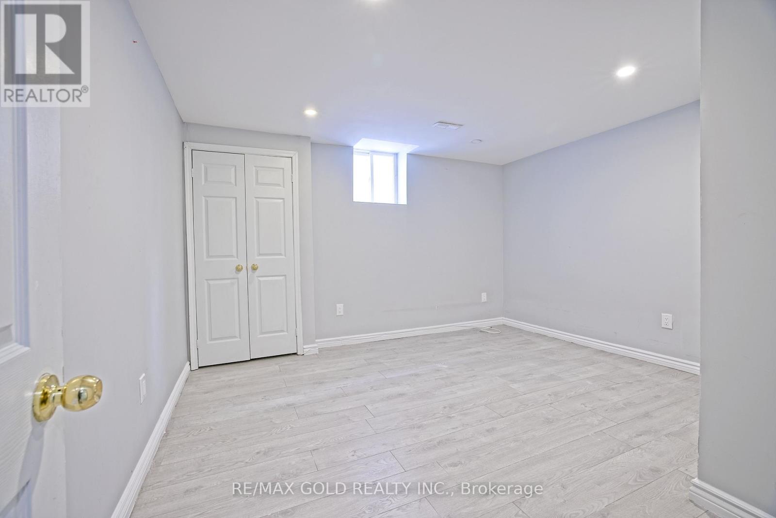 16 Cottontail Road, Brampton (Fletcher's Meadow), Ontario  L7A 3R3 - Photo 36 - W12982380