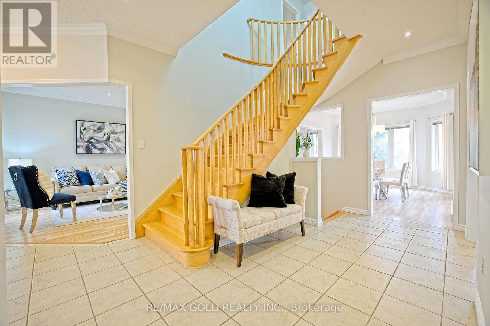 16 Cottontail Road, Brampton (Fletcher's Meadow), Ontario  L7A 3R3 - Photo 7 - W12982380