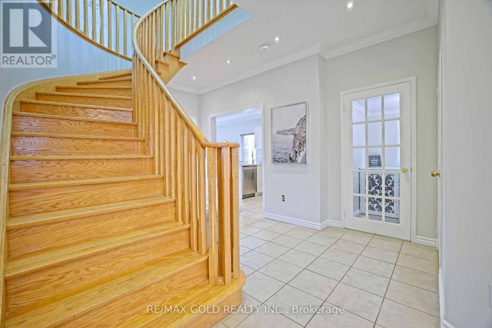 16 Cottontail Road, Brampton (Fletcher's Meadow), Ontario  L7A 3R3 - Photo 9 - W12982380