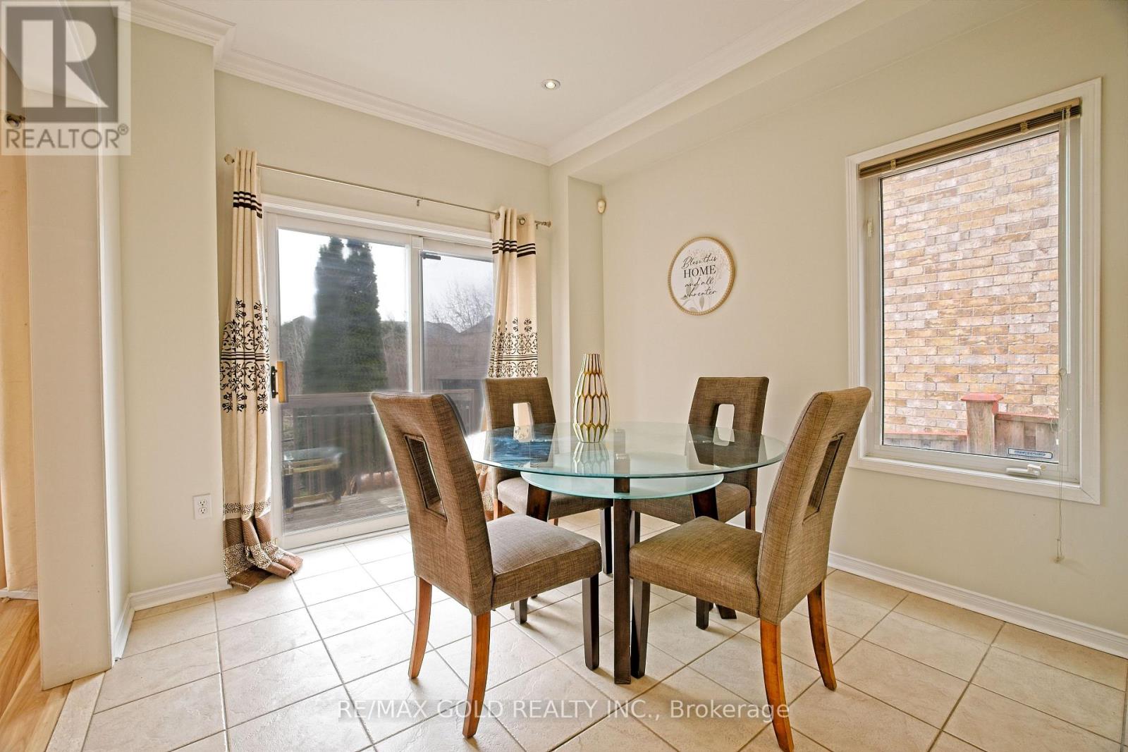 16 Cottontail Road, Brampton (Fletcher's Meadow), Ontario  L7A 3R3 - Photo 14 - W12982380