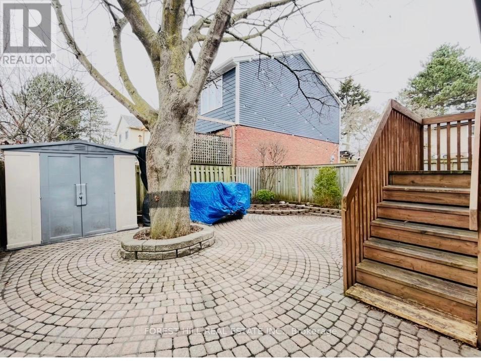 812 Sweetwater Crescent, Mississauga (Lorne Park), Ontario  L5H 4A4 - Photo 8 - W12981710